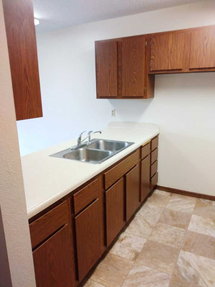 Sunrise Apartments - Photo 5 of 13