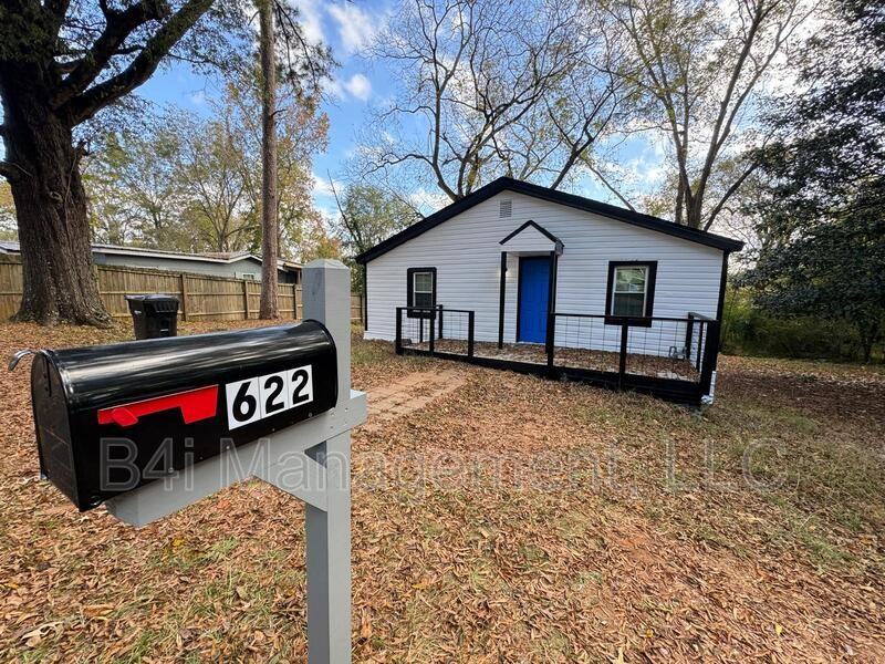 622 Frank Hall Jr St - Photo 2 of 15