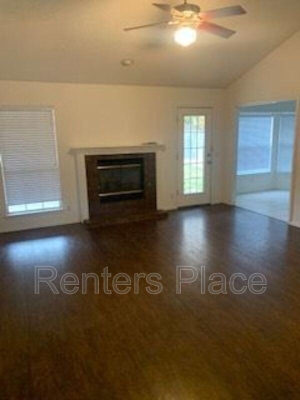 9117 E 96th St - Photo 2 of 15