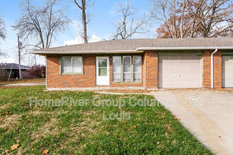 2427 E Heying Dr - Photo 2 of 20