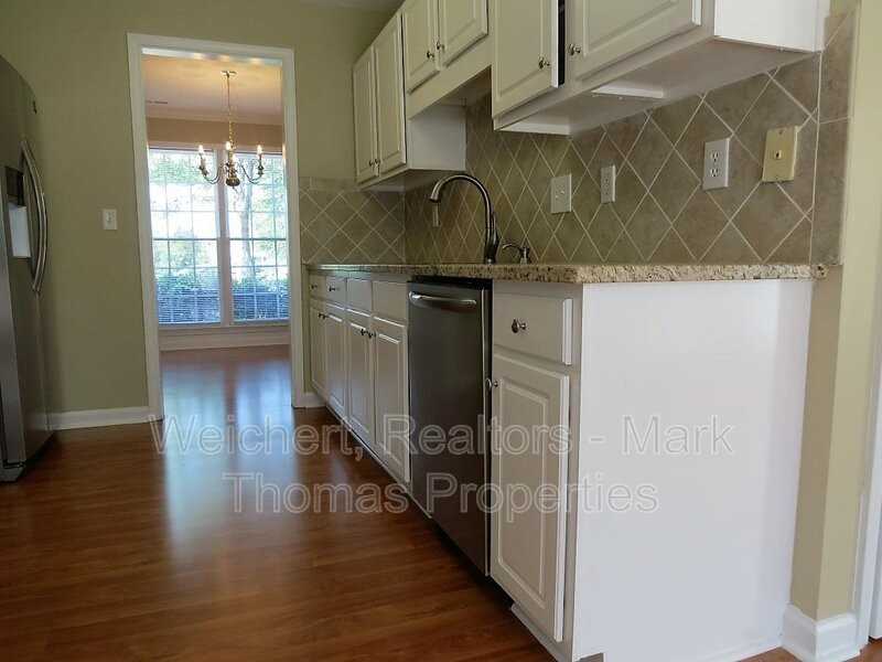 7 Woodhill Ct - Photo 4 of 25