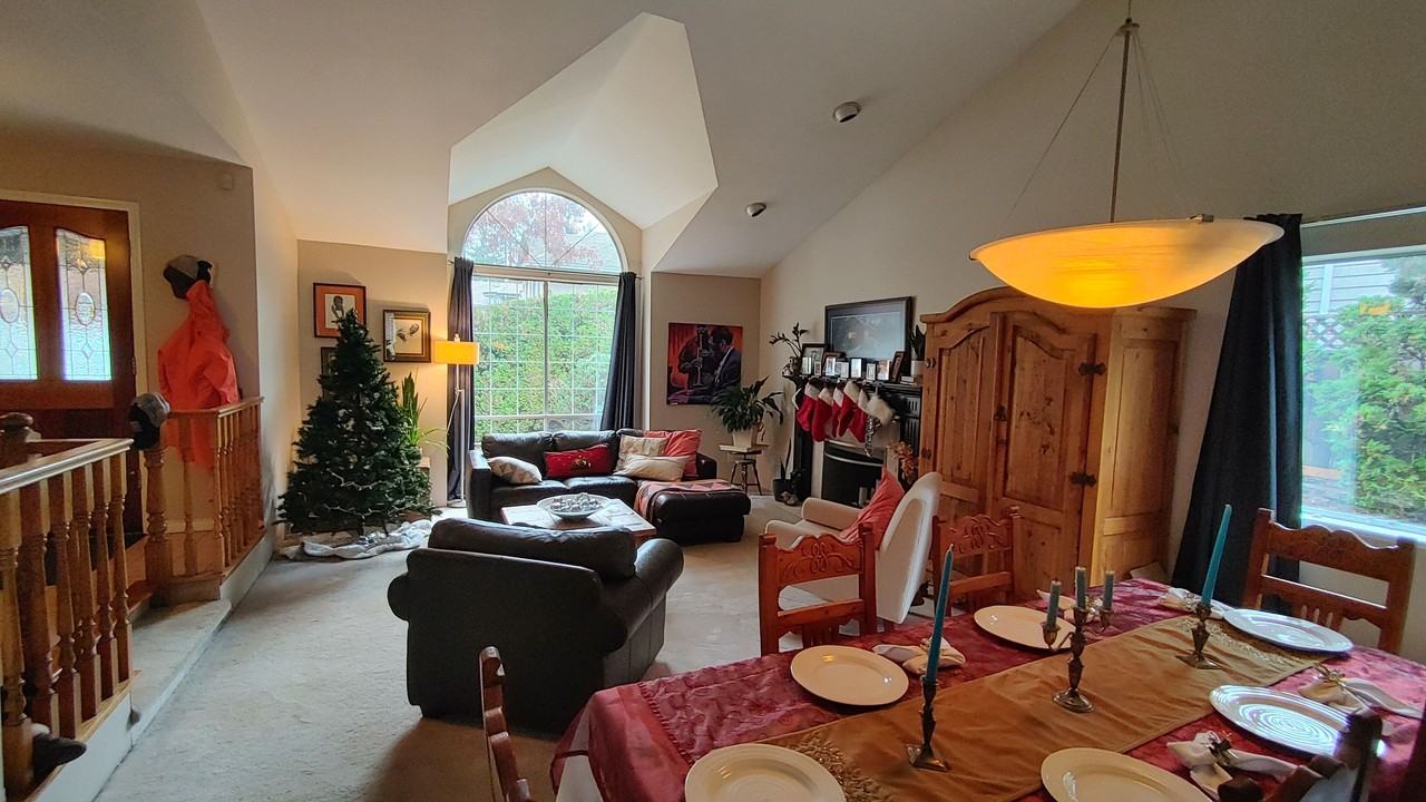 2478 Mowat Place - Photo 3 of 18