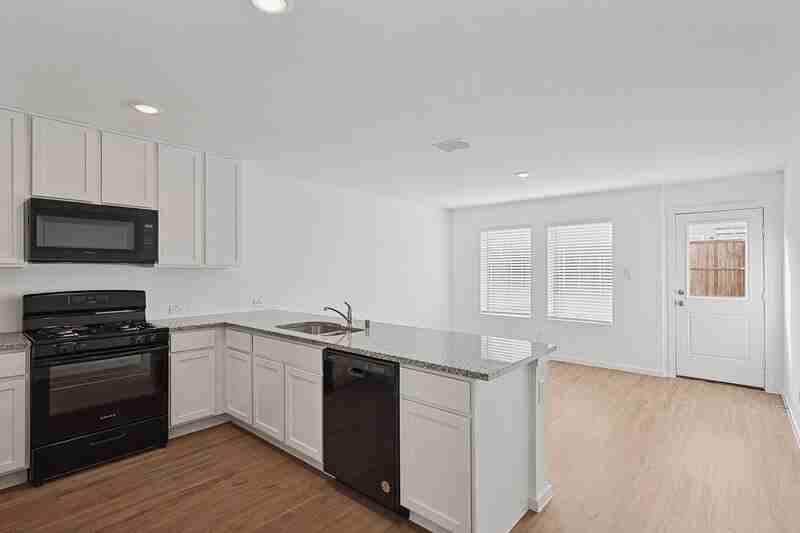 4233 Belmont Dr - Photo 3 of 19