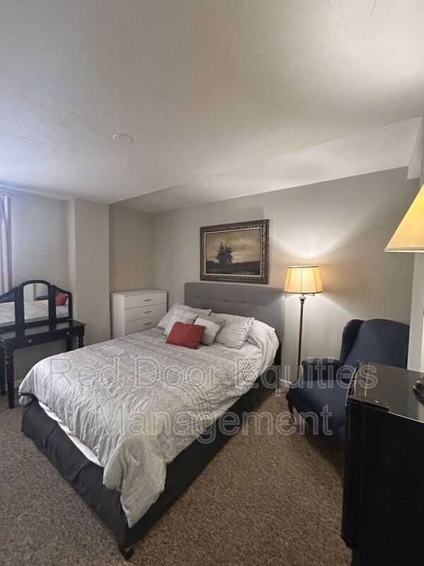 123 N Broad St #405 - Photo 4 of 7