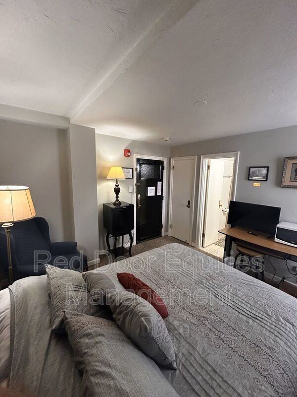 123 N Broad St #405 - Photo 5 of 7