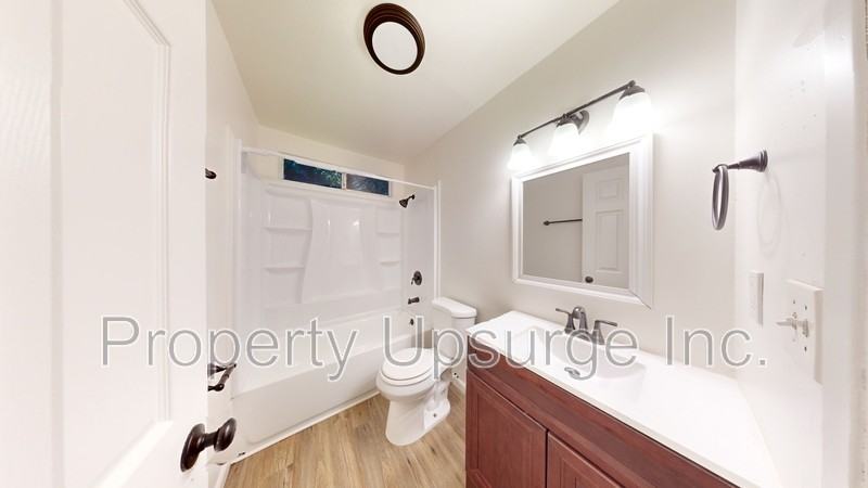 1945 9th St - Photo 2 of 12