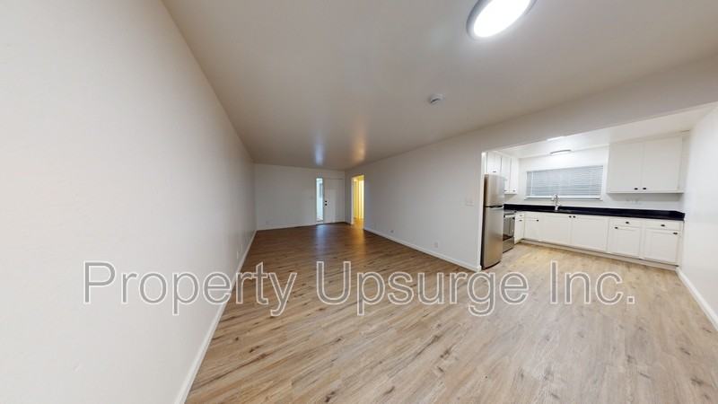 1945 9th St - Photo 4 of 12