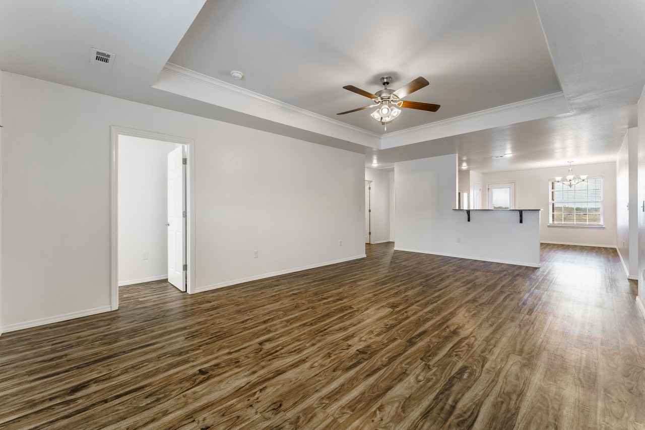 2113 Ridge St - Photo 3 of 17