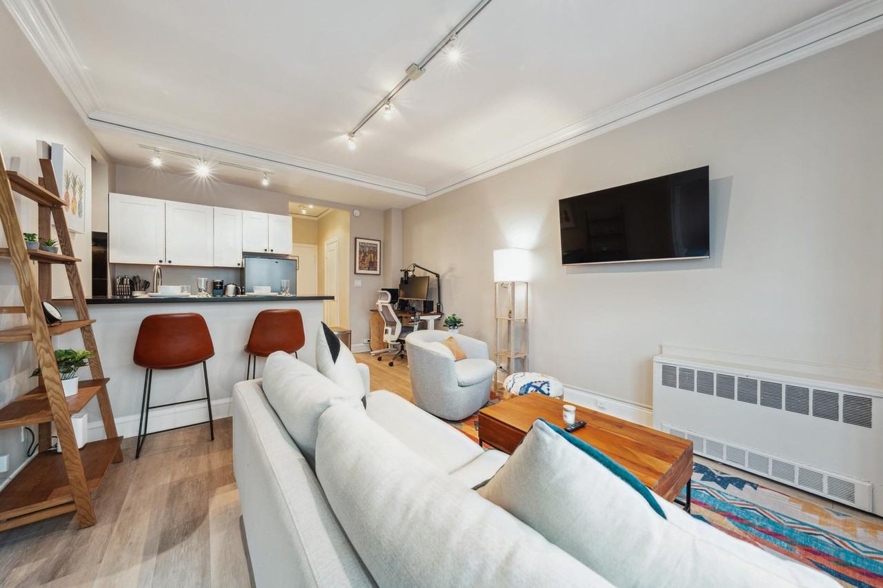 1155 Jones St #379190P - Photo 3 of 24