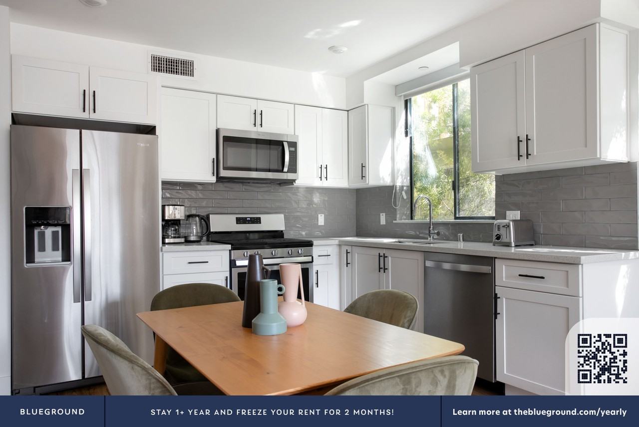 1522 S Orange Grove Ave #1121 - Photo 7 of 35