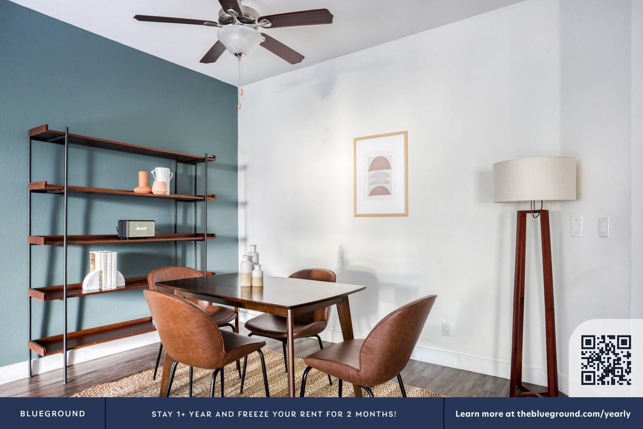 1353 North Martel Avenue - Photo 7 of 29