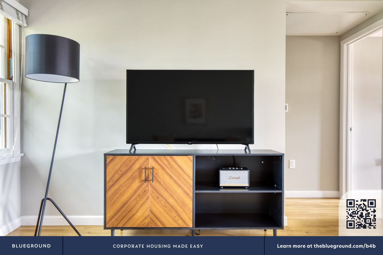 1038 Elkgrove Ave #493 - Photo 6 of 31