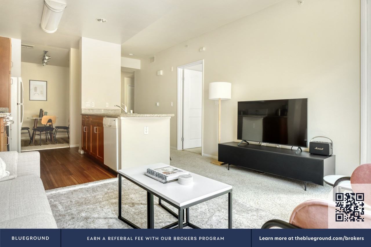 6200 De Soto Ave #707 - Photo 4 of 35