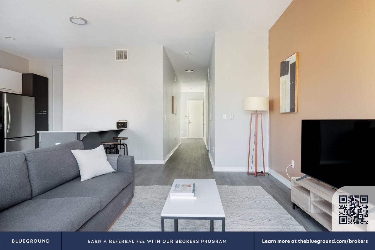 4055 Redwood Ave #1074 - Photo 5 of 34