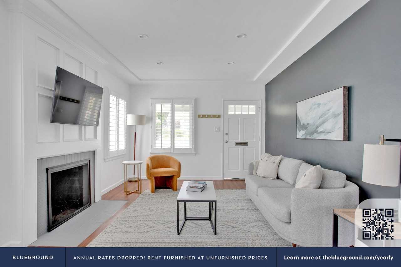 8364 Westlawn Ave #708 - Photo 4 of 33