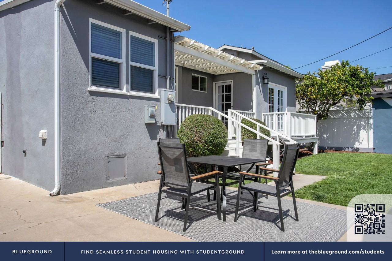 8364 Westlawn Ave #708 - Photo 7 of 33