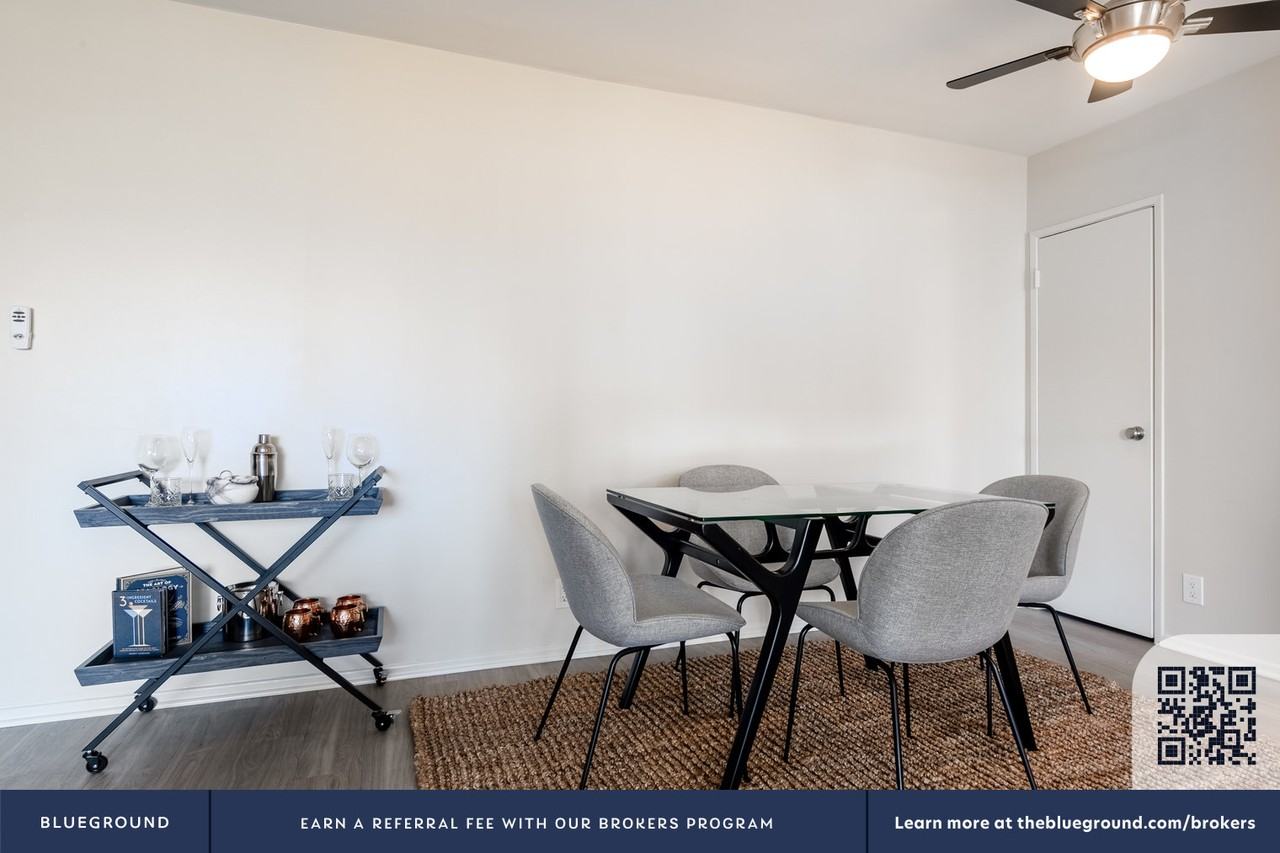 11645 Gorham Avenue - Photo 4 of 21