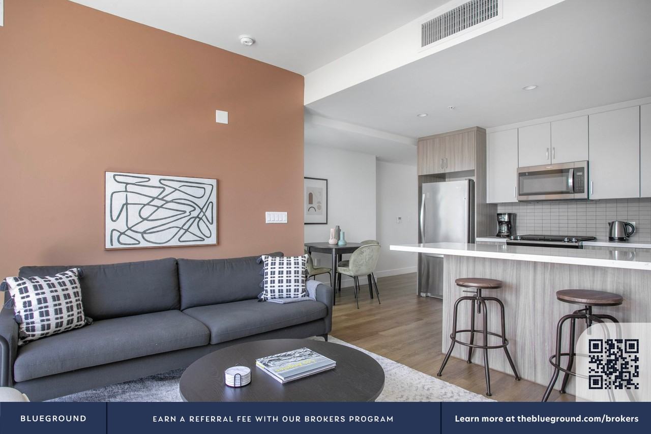 8809 Washington Boulevard - Photo 5 of 41