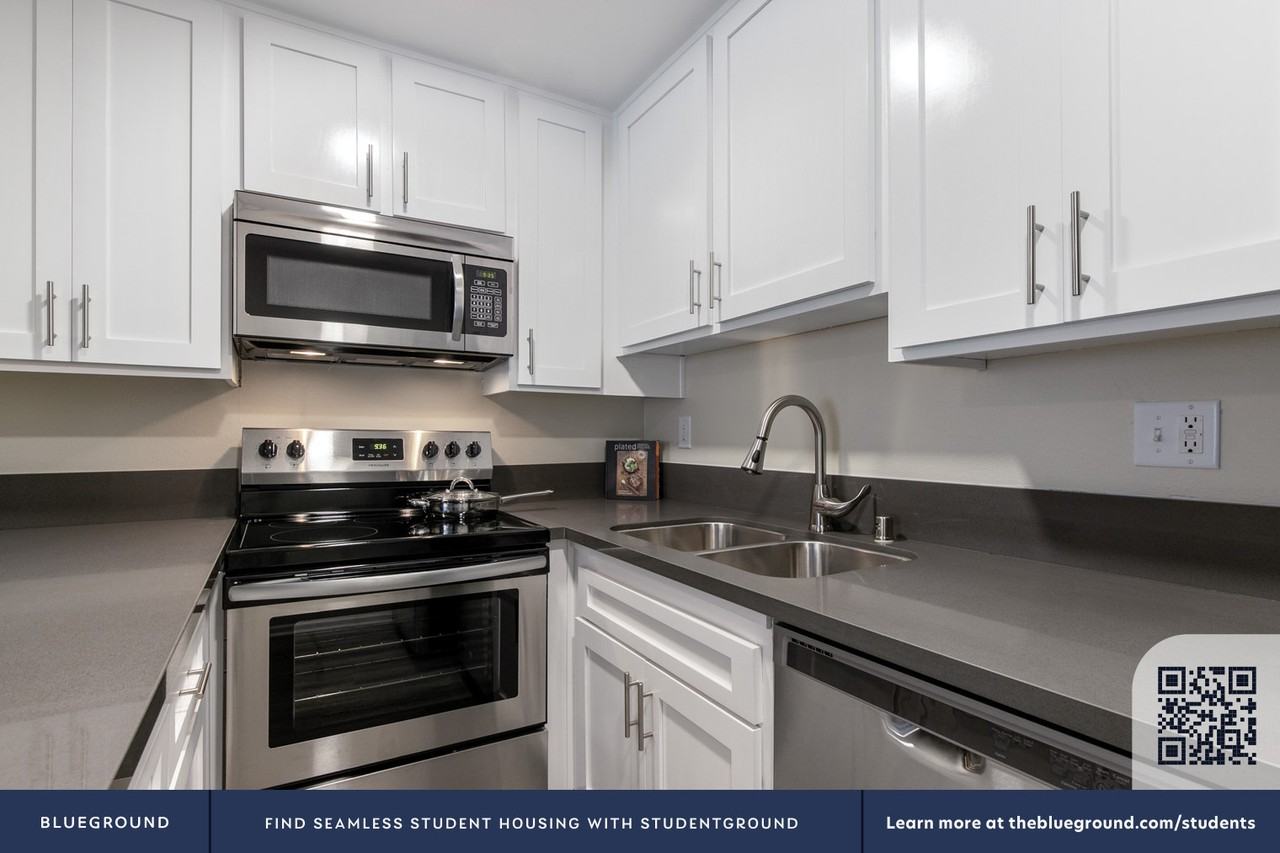 2039 North Las Palmas Avenue #117 - Photo 6 of 18