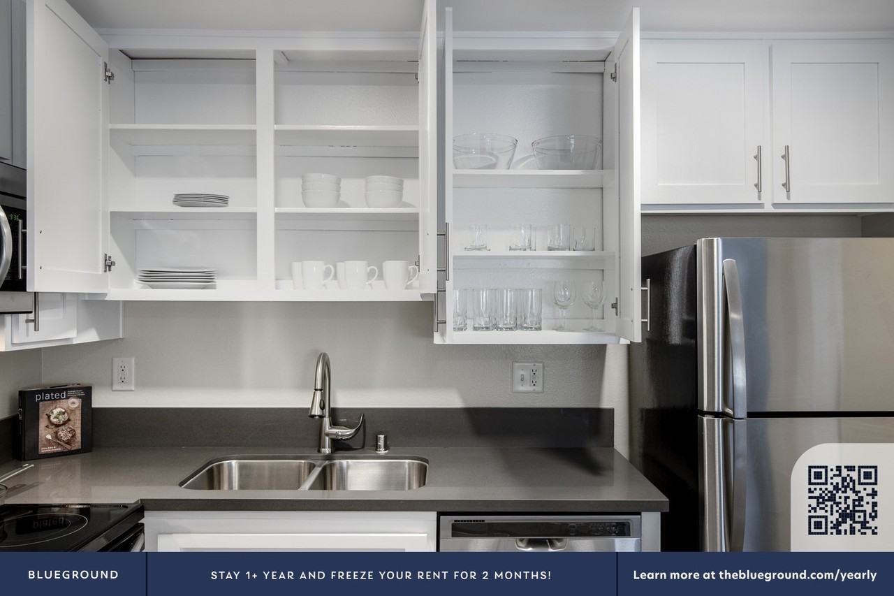 2039 North Las Palmas Avenue #117 - Photo 7 of 18