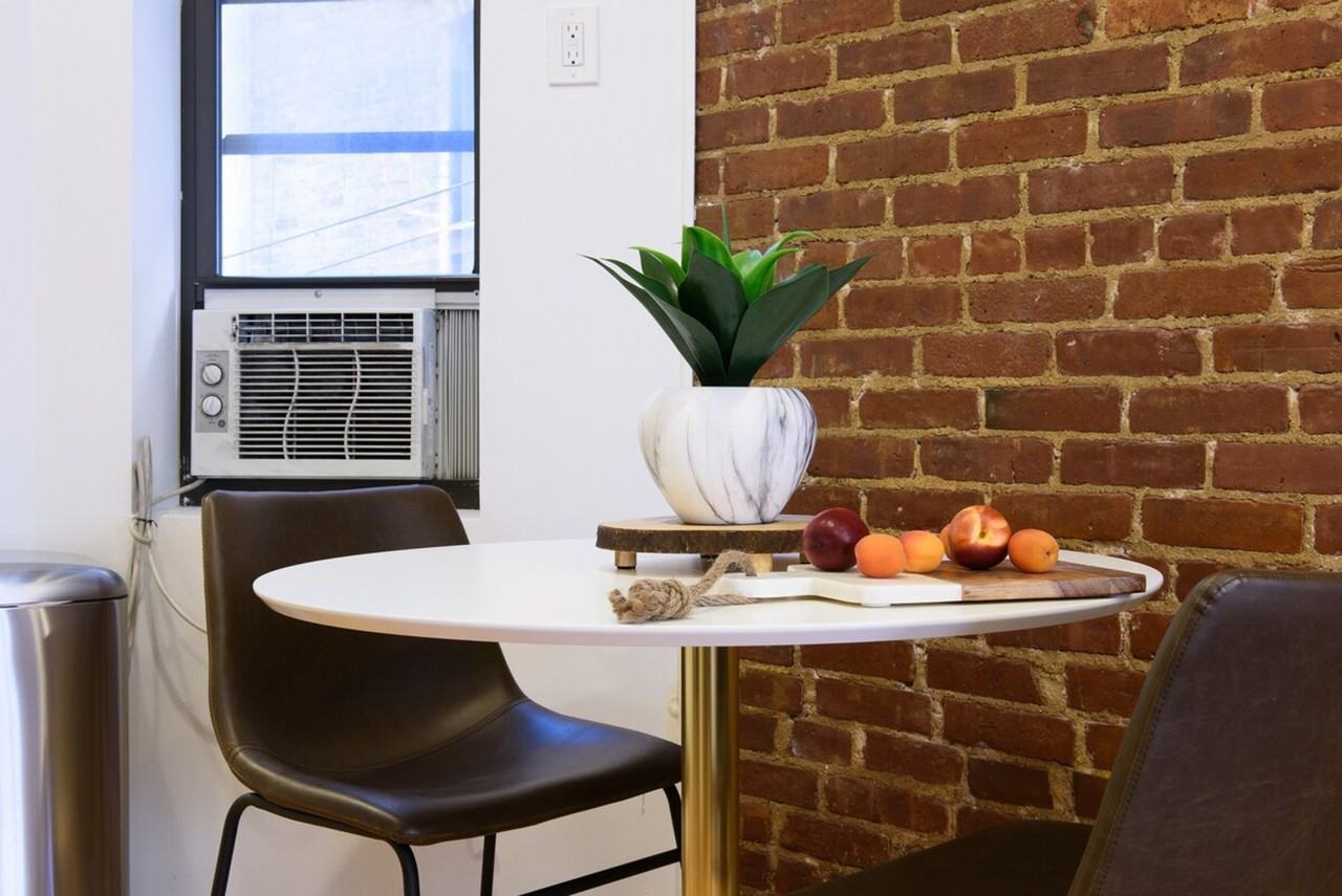 230 E 83rd St #1021858P - Photo 2 of 7