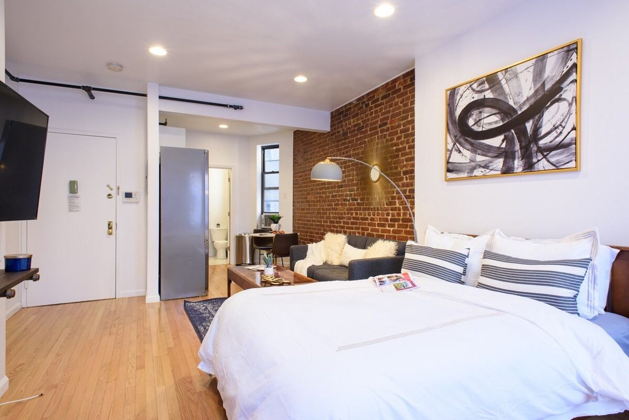 230 E 83rd St #1021858P - Photo 5 of 7