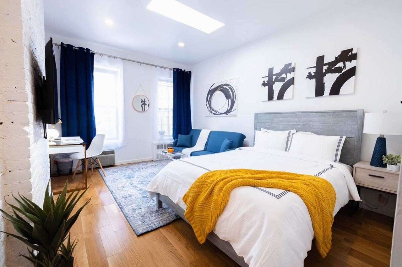 240 E 26th St #1021813P - Photo 2 of 14