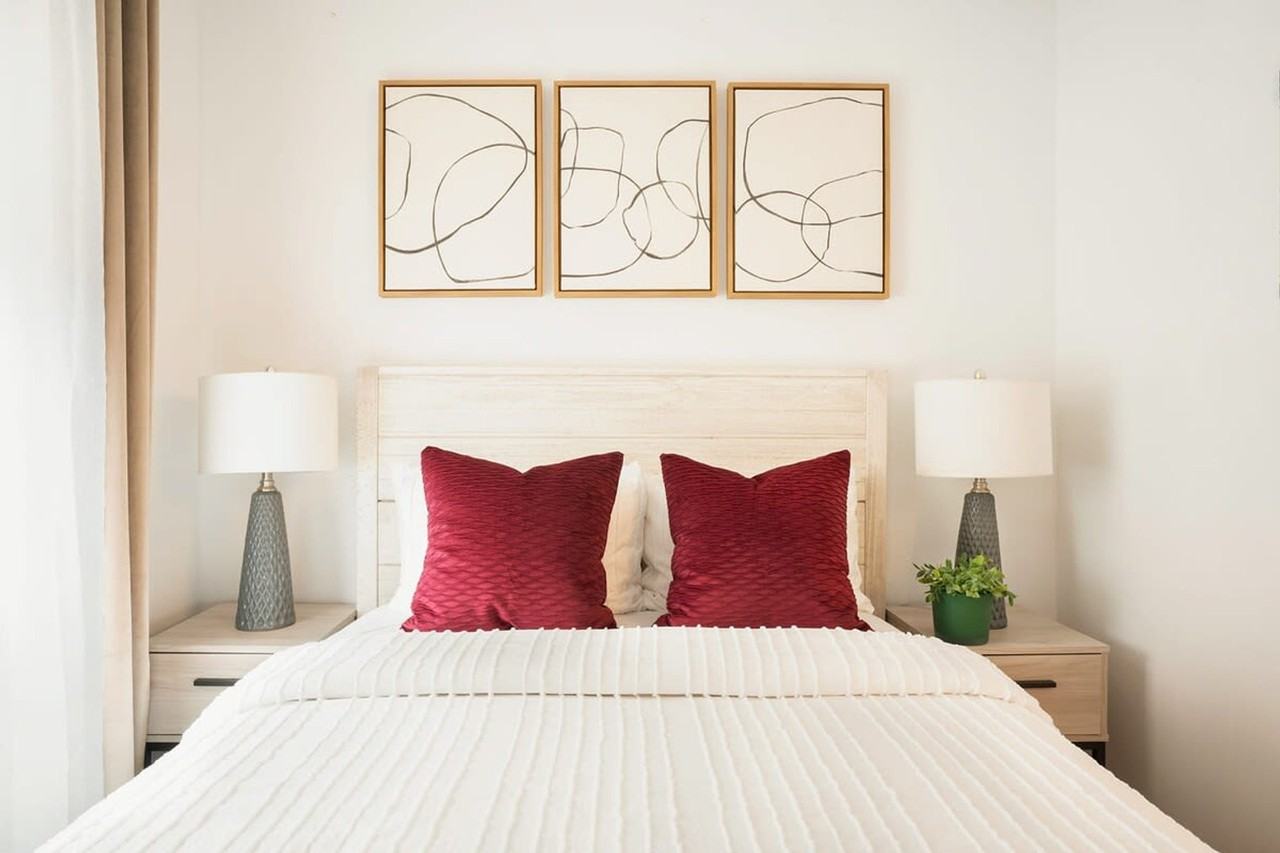 139 Christopher Street - Photo 6 of 26