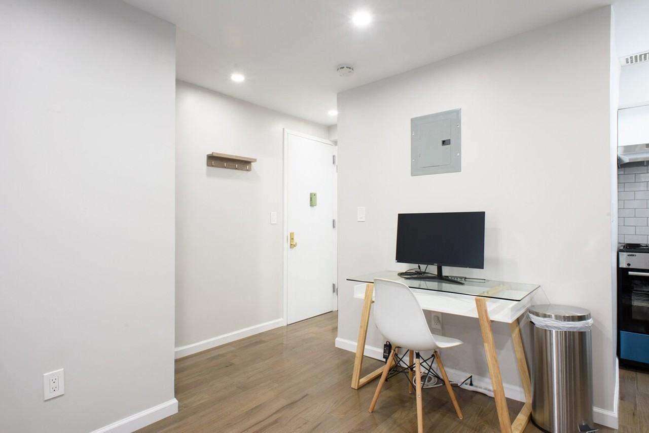 350 East 19th Street - Photo 4 of 10