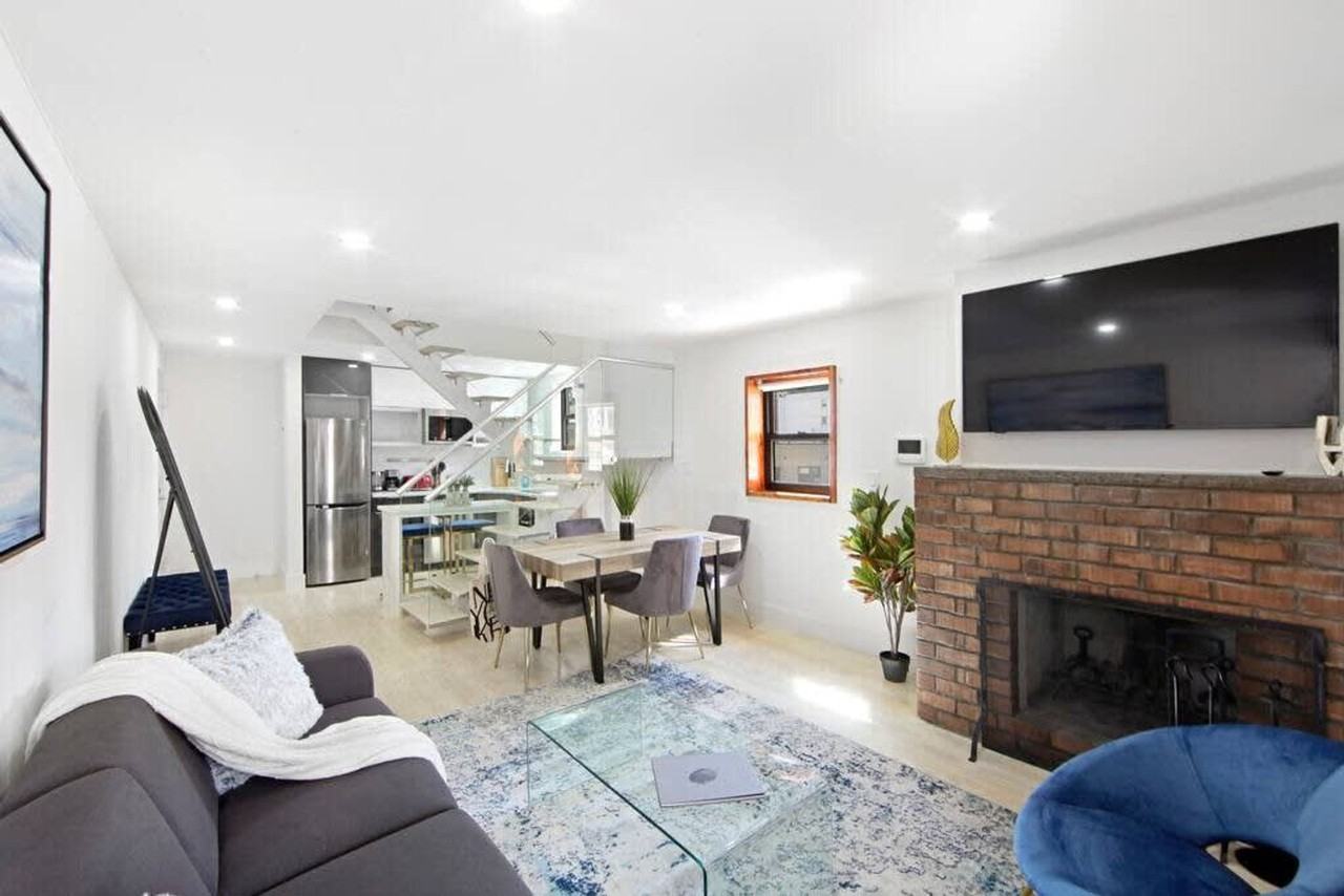 244 E 75th St #1021895P - Photo 2 of 18