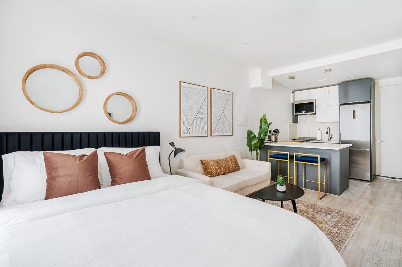 1597 York Ave #1021951P - Photo 4 of 19