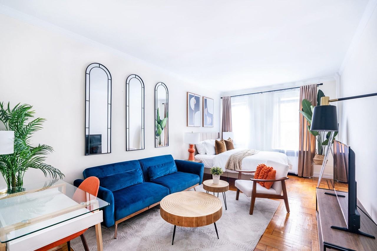 105 E 24th St #1021912P - Photo 6 of 21