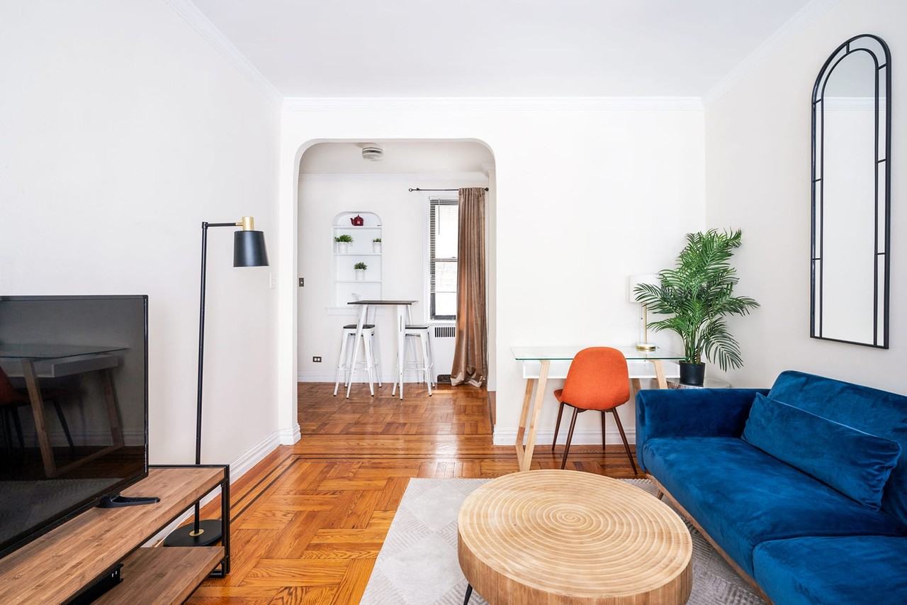 105 E 24th St #1021912P - Photo 7 of 21