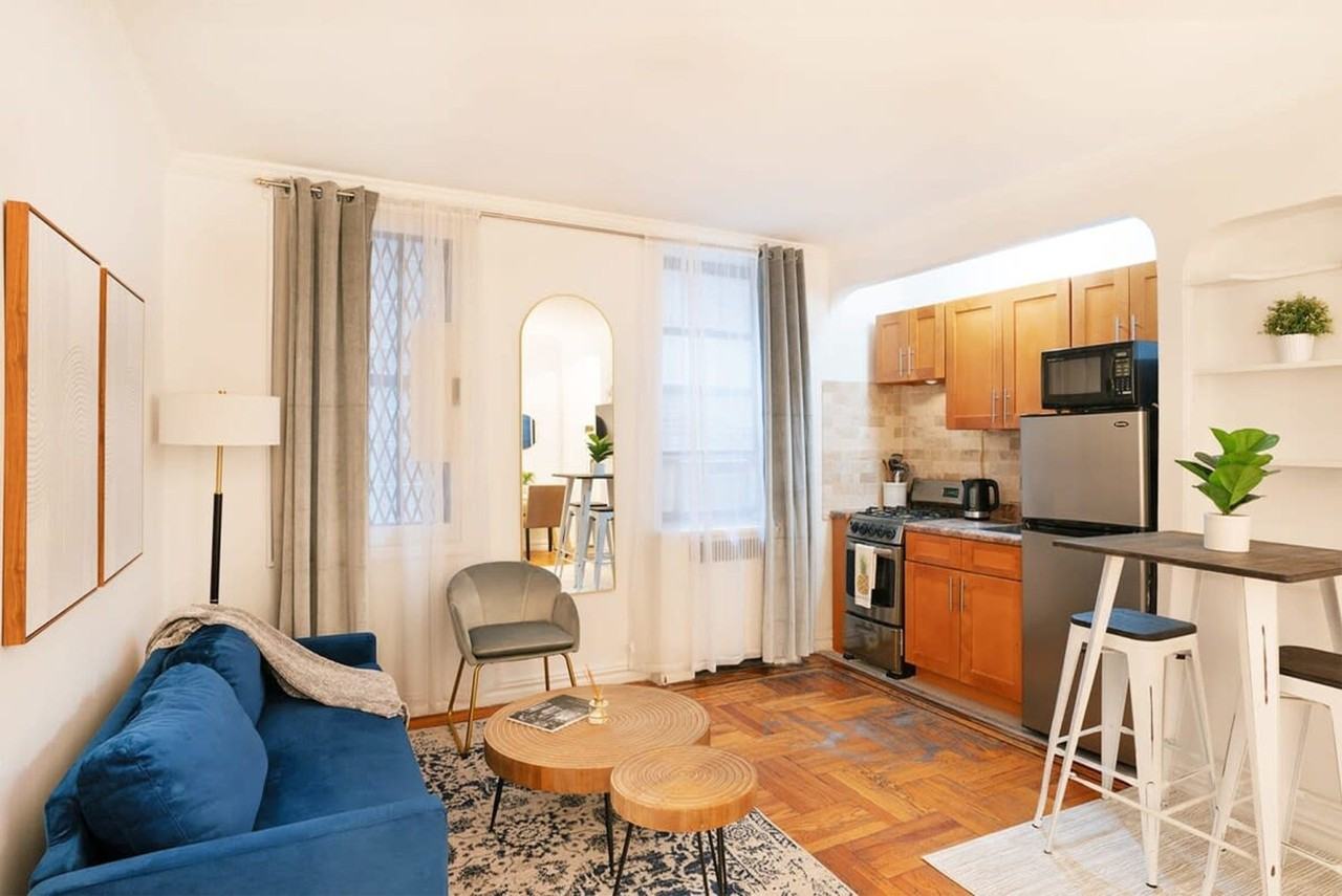 105 E 24th St #1021909P - Photo 2 of 9