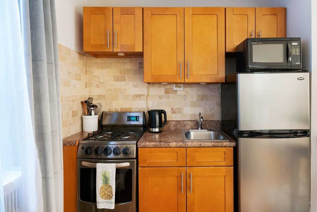 105 E 24th St #1021909P - Photo 6 of 9