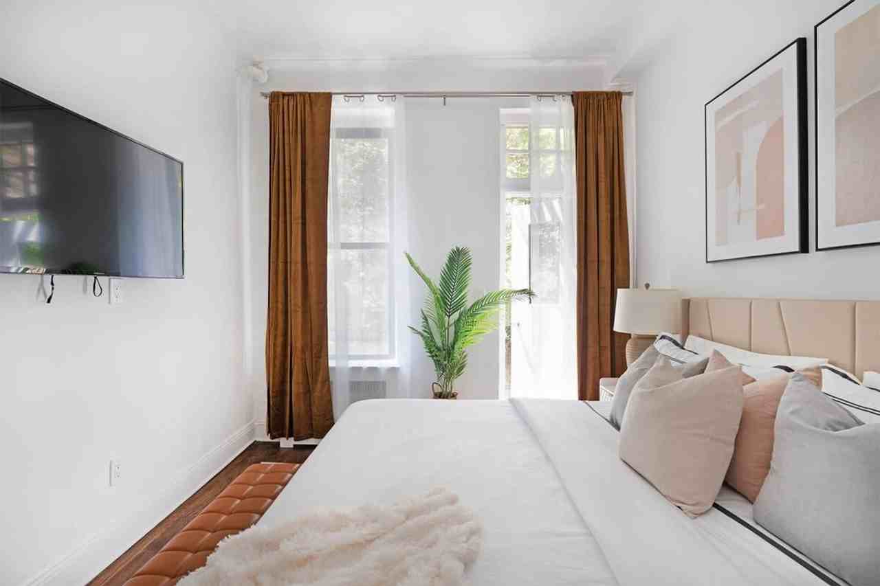 118 E 91st St #1021989P - Photo 6 of 33