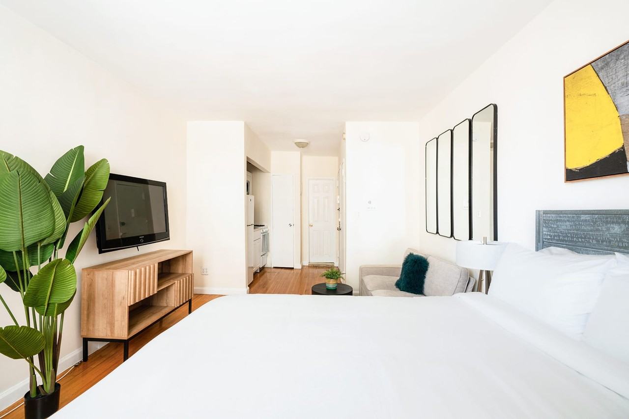 321 East 14th Street #1021922P - Photo 6 of 10