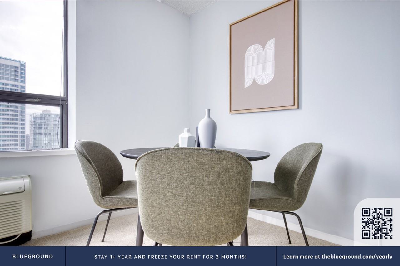 445 East Ohio Street - Photo 7 of 42