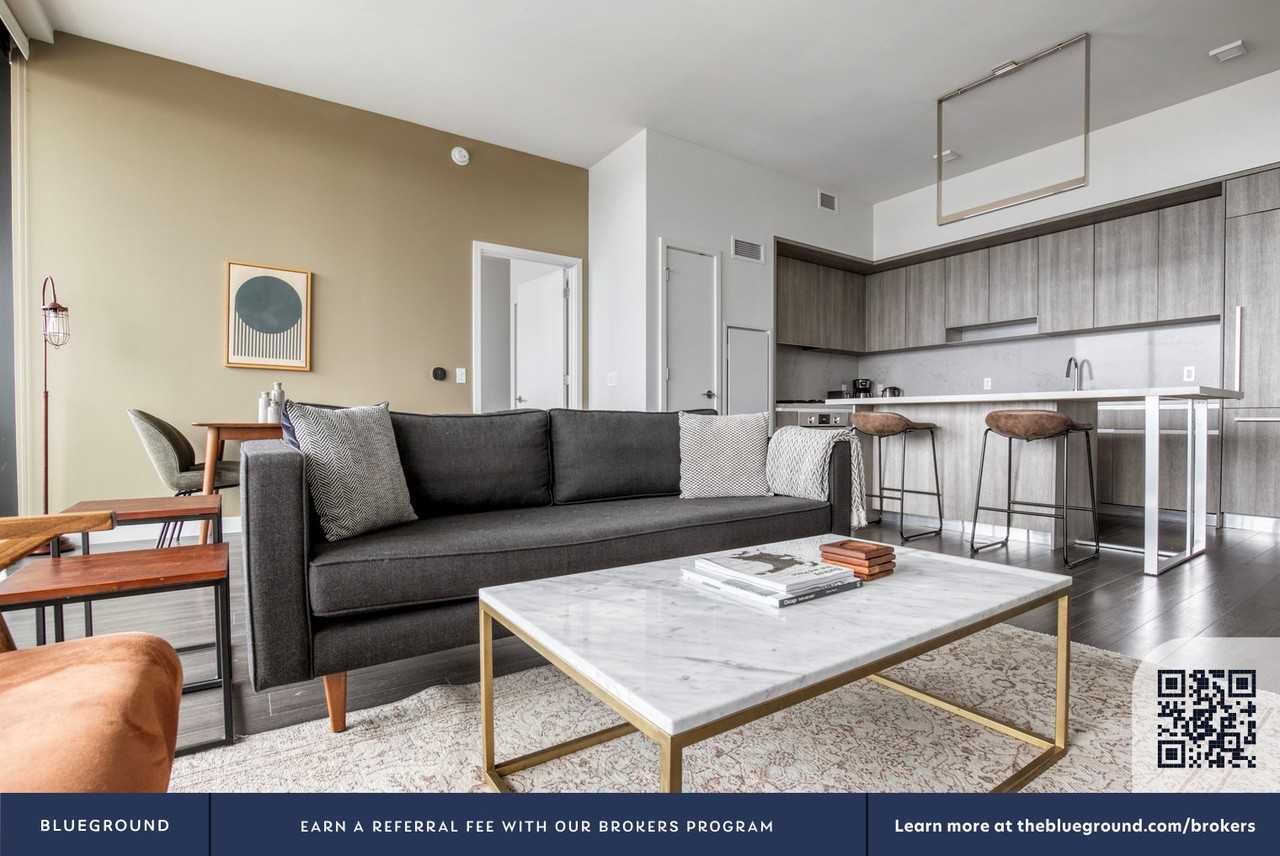 1210 South Indiana Avenue - Photo 4 of 50