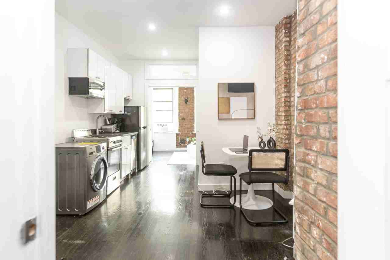 Forsyth St #1013712P - Photo 3 of 9