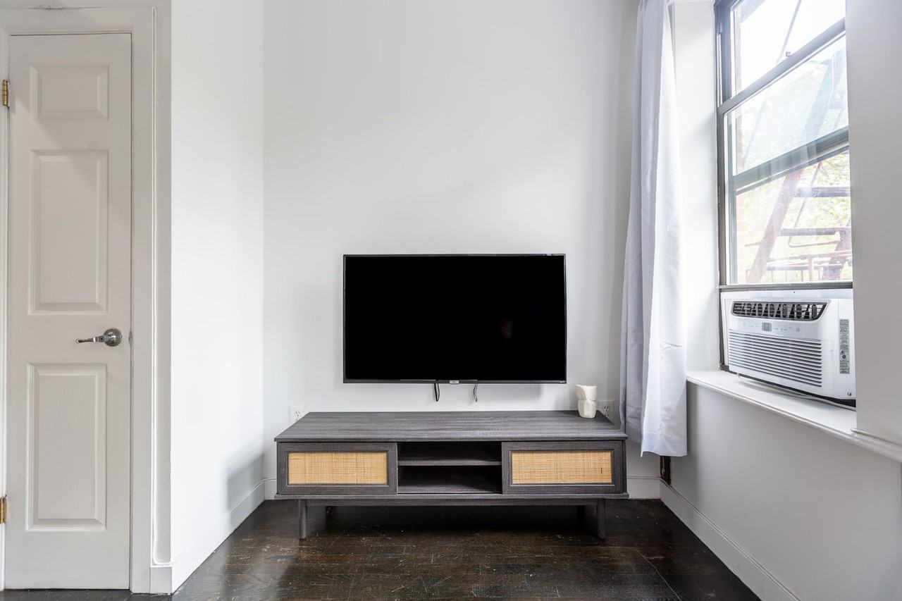 104 Forsyth St #1013713P - Photo 6 of 11