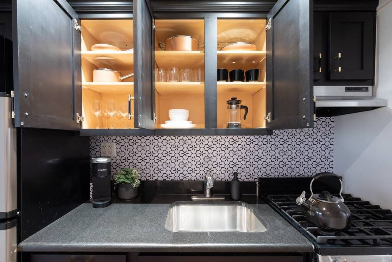 209 W 20th St #1013666P - Photo 3 of 10