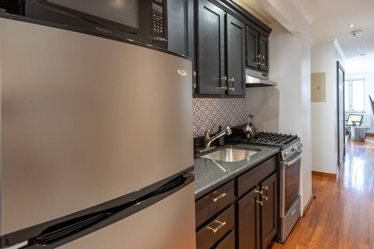 209 W 20th St #1013666P - Photo 6 of 10