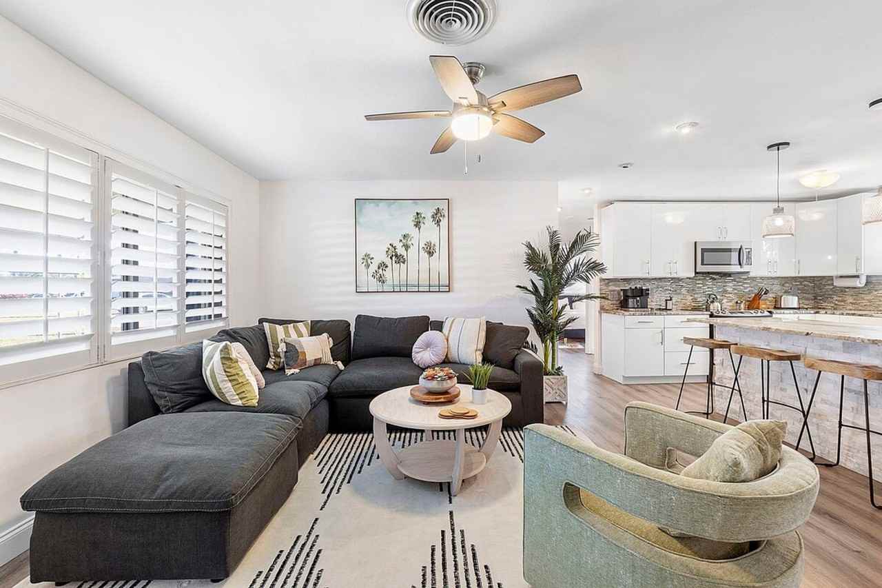 110 Se 11th Ct #1023090P - Photo 3 of 29