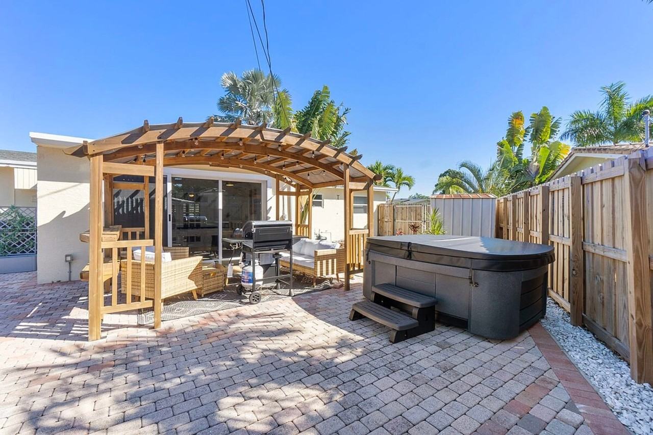 110 Se 11th Ct #1023090P - Photo 7 of 29