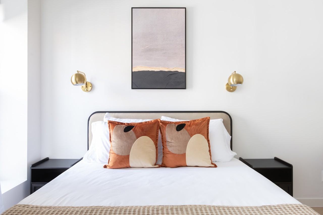 Greenpoint Ave #1013714P - Photo 2 of 12