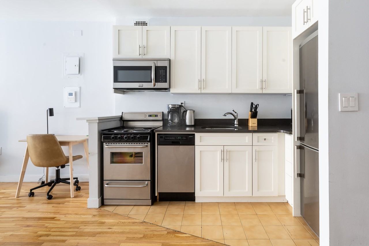 417 E 83rd St #1013676P - Photo 2 of 8