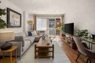 15 Saint Marks Pl - Photo 1 of 1