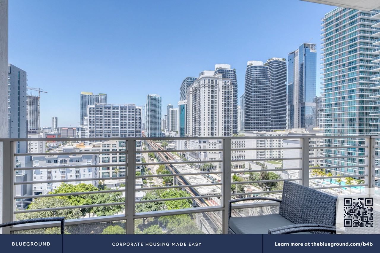 110 Southwest 12th Street - Photo 5 of 37