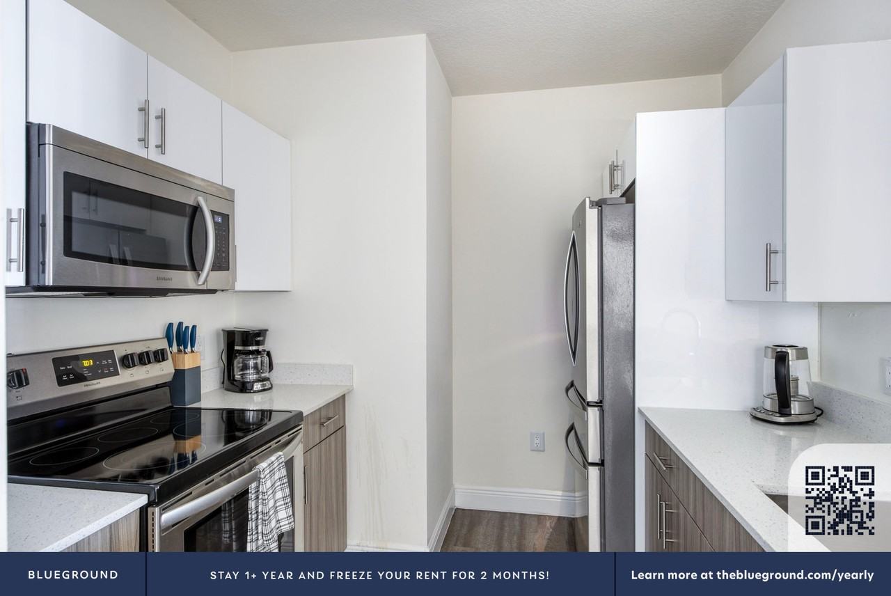 110 Southwest 12th Street - Photo 7 of 37